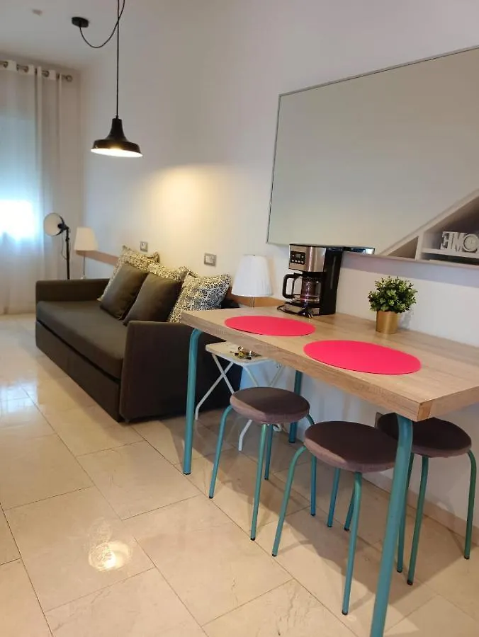 Hostal By Paseo De Colon Apartment Barcelona
